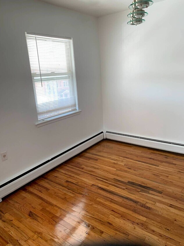 Foto del edificio - 43-21-43212 212th St