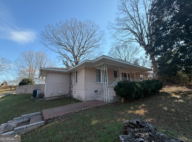 Foto del edificio - 10416 Lavonia Rd