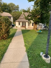 Building Photo - 389 Weinsteiger Rd