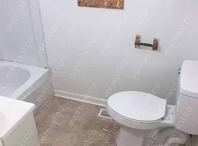 Building Photo - 5520 Bon Air Cir