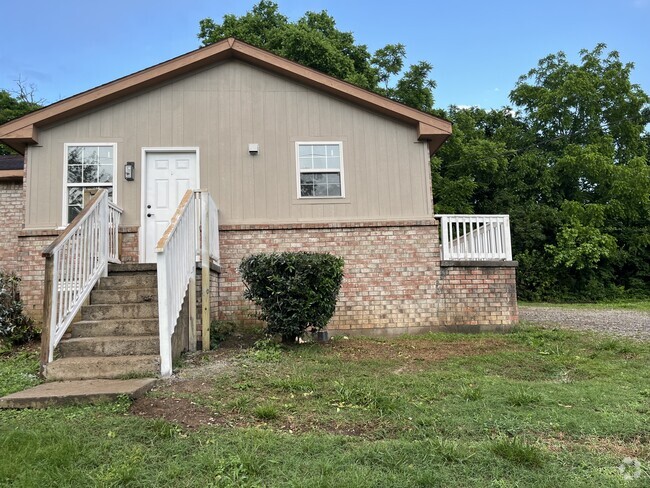 Building Photo - 2741 Jones Ave