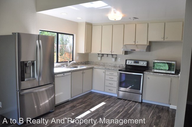 Foto del edificio - 3122 Remington Way