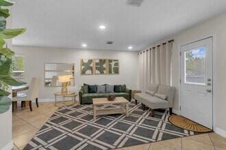 Building Photo - 746 Cape Cottage Ln