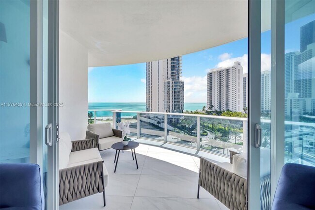 Foto del edificio - 17550 Collins Ave