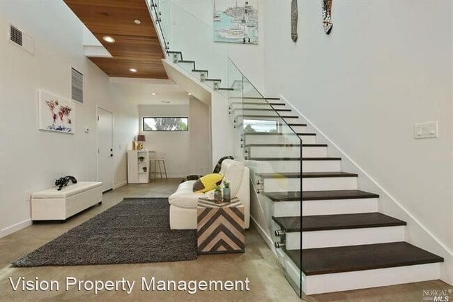 Building Photo - 3 br, 2.5 bath House - 732 34th St. #B