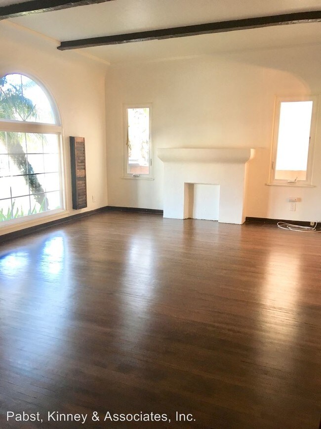 Building Photo - 173 1/2 Santa Ana Ave