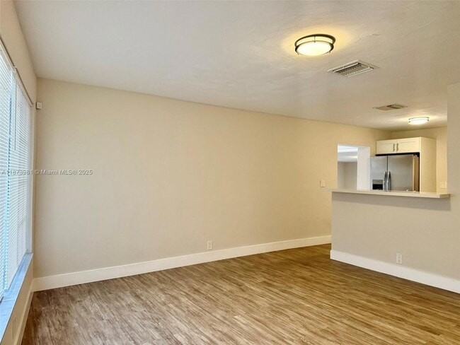 Foto del edificio - 2730 NE 9th Terrace