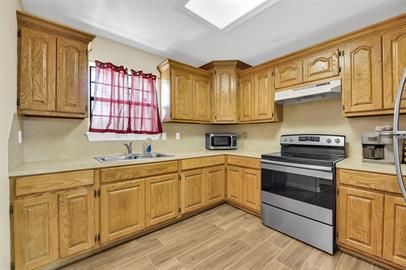 Building Photo - 2037 Diaz Ave