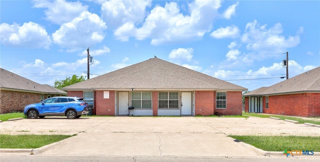 Primary Photo - 3705 Littleleaf Dr