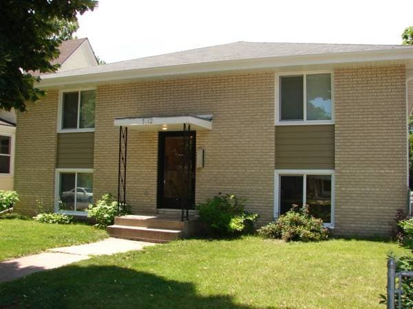 Building Photo - 3512 23rd Ave S