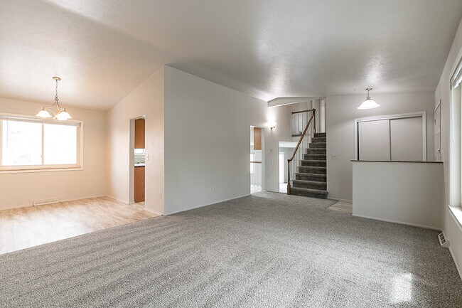 Building Photo - 6638 Cole Ct