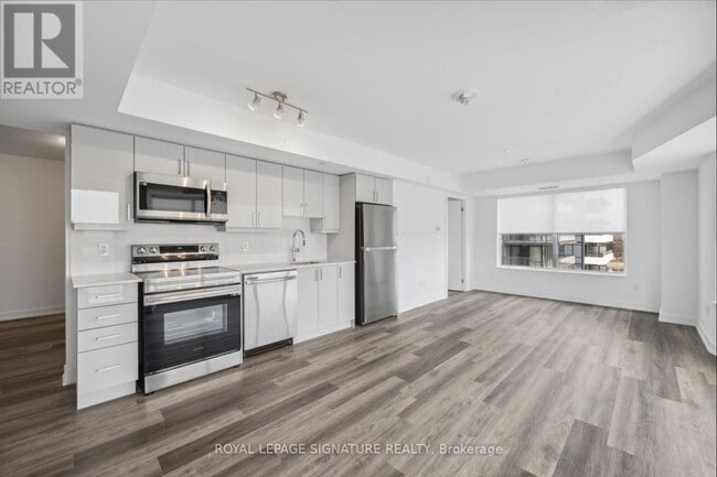 Building Photo - 1480 Bayly St