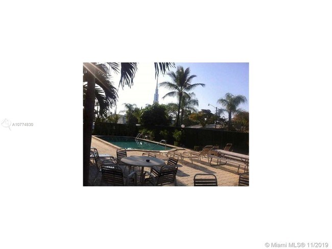 Foto del edificio - 2175 NE 56th St