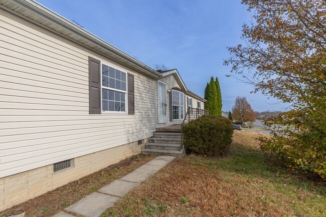 Building Photo - 3 bed, 2 bath, Rancher in Martinsburg, WV