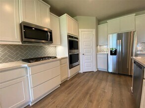 Building Photo - 29339 Red Rocks Pk Dr