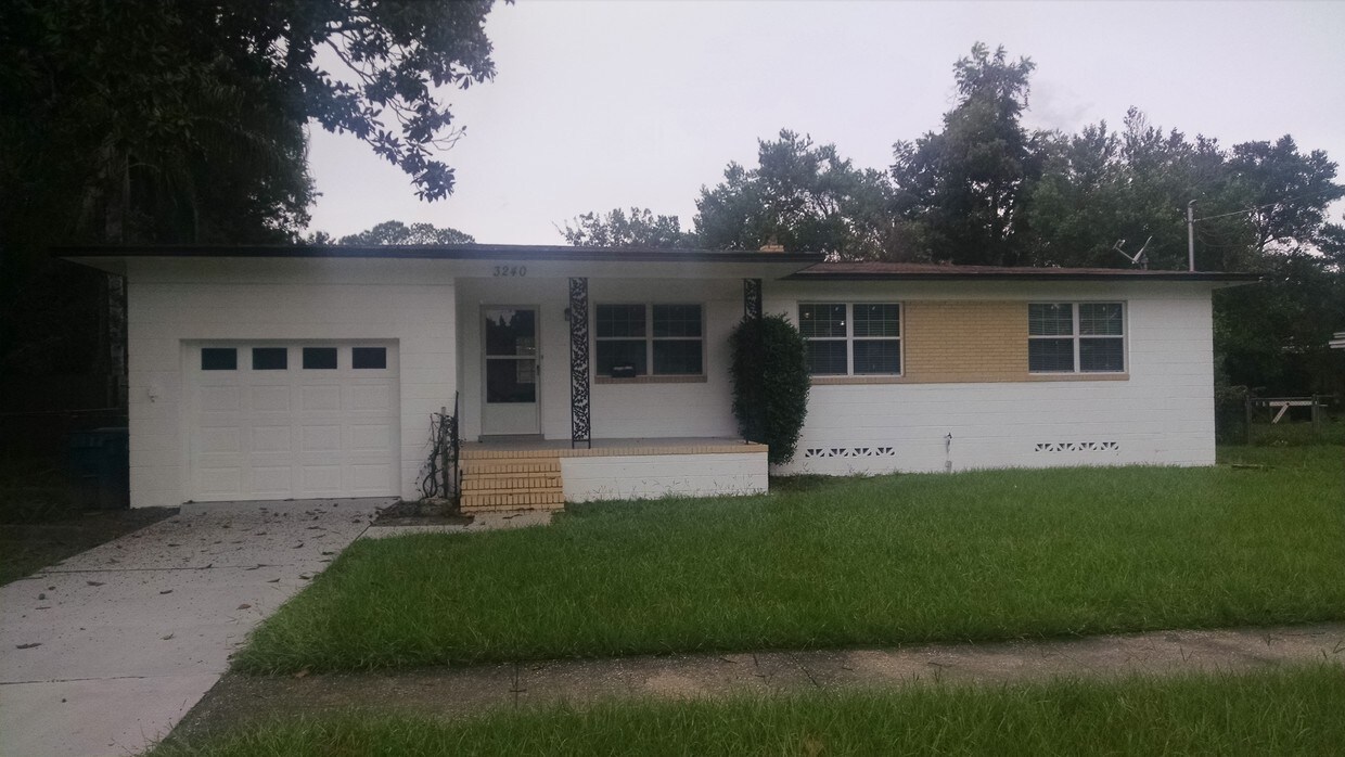 Primary Photo - 3240 Fruitwood Ln
