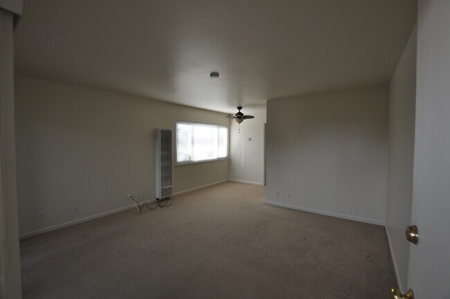 Foto del edificio - 812 Bayswater Ave