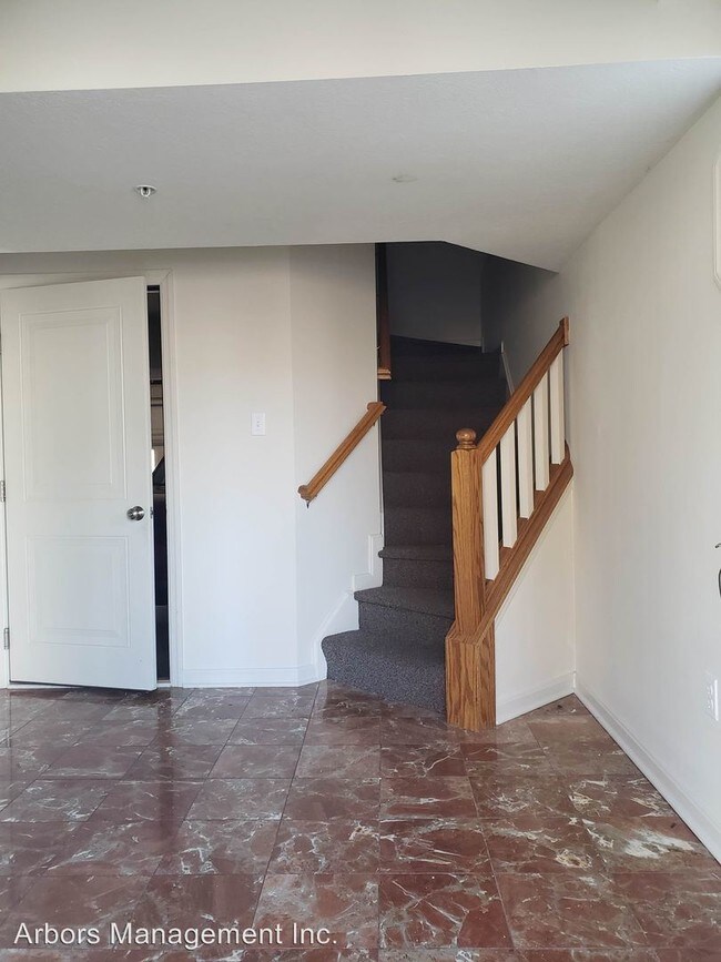 Building Photo - 3 br, 3.5 bath House - 2800 Jane Street