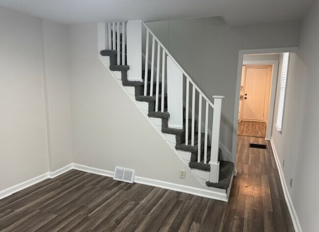 Foto del edificio - 2BR + Den Home with Private Backyard in Germantown