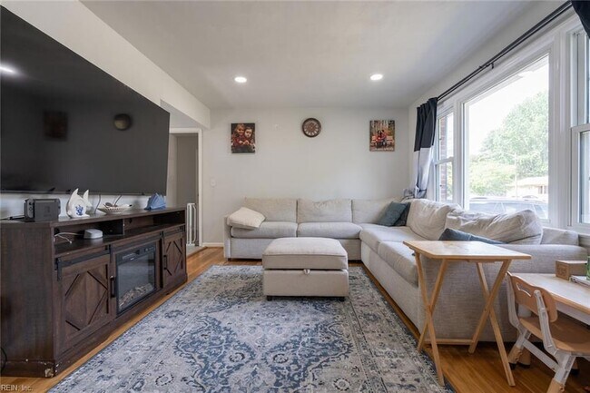 Foto del edificio - 1217 Lakeview Dr