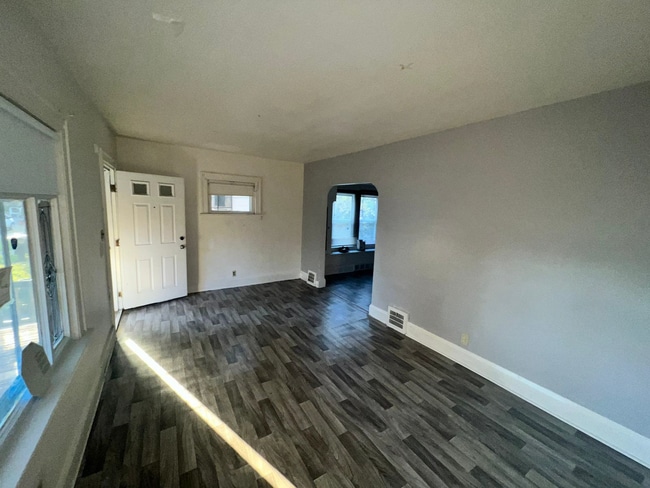 Building Photo - 11801 Lenacrave Ave