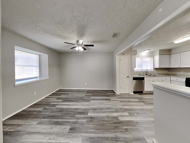 Building Photo - 4126 Pocahontas Dr