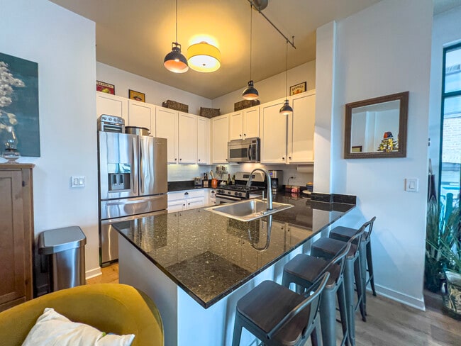 Foto del edificio - 340 W Superior St