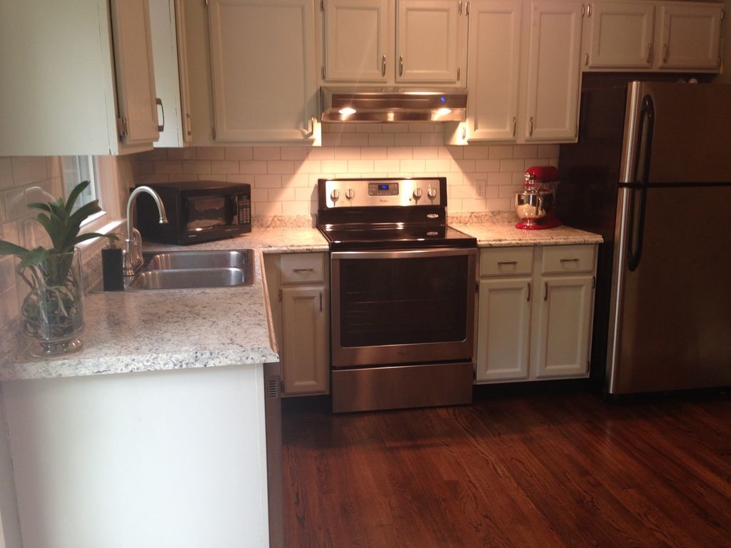 Kitchen - 373 Umstead Dr