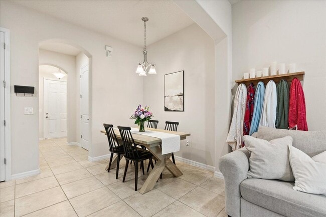 Building Photo - 4938 Sprint Cir