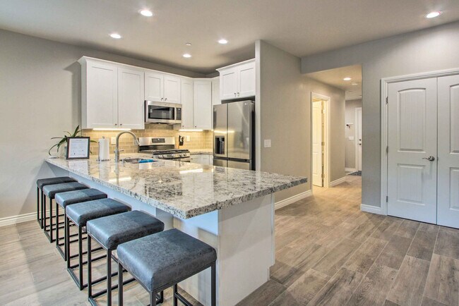 Foto del edificio - 6145 E Cave Creek Rd