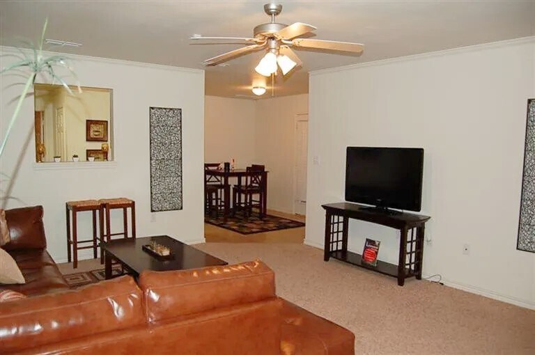 Foto principal - 5406 Harvard St