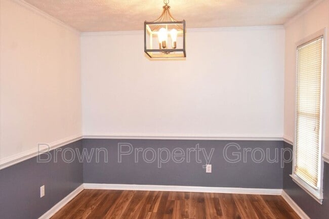 Foto del edificio - 6405 Rolling Meadows Ln