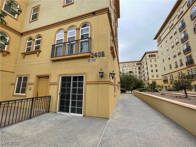 Foto del edificio - 2405 W Serene Ave