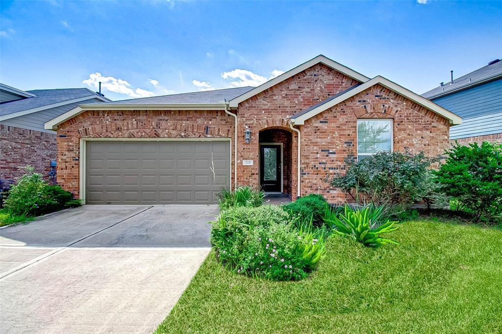Primary Photo - 215 Stoneroller Dr