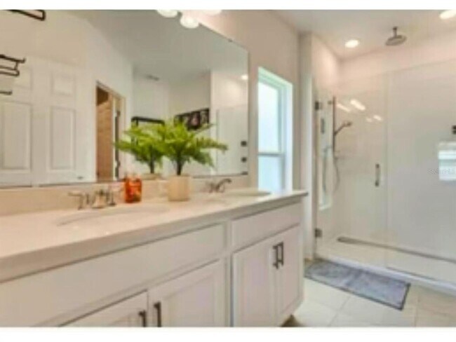 Building Photo - 6952 Church Lk St