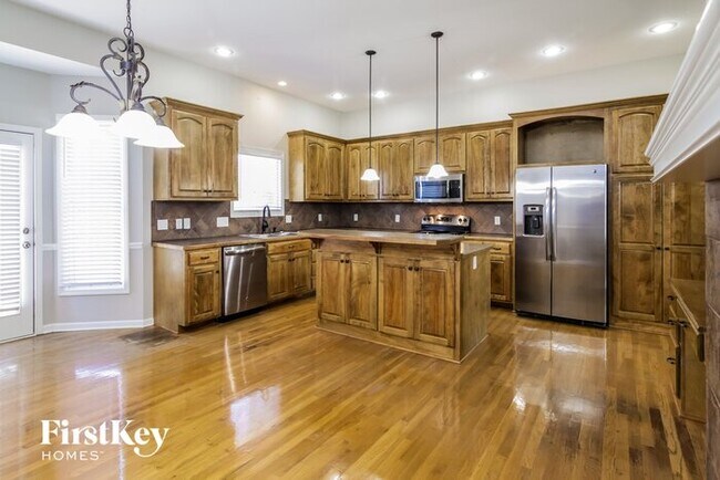 Foto del edificio - 308 Eagle Glen Dr