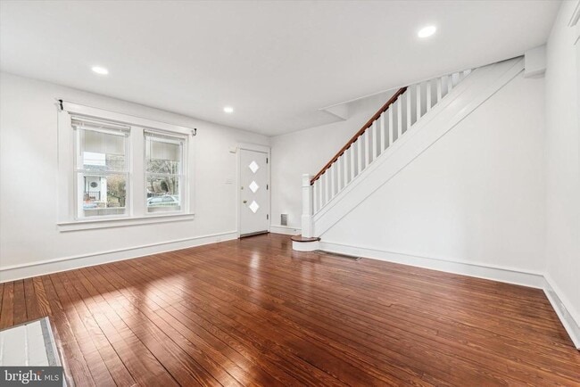 Building Photo - 10 W Jefferson St