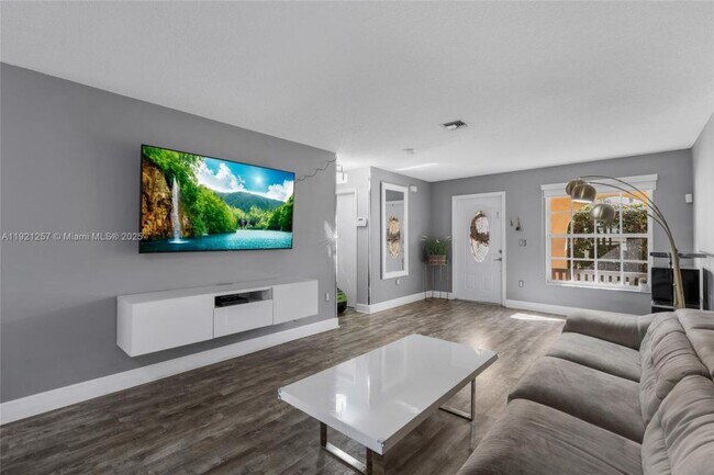 Foto del edificio - 4055 Eastridge Dr