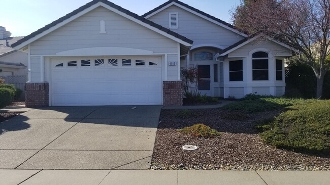 Building Photo - Sun City Roseville 2bd 2ba Home for Rent!