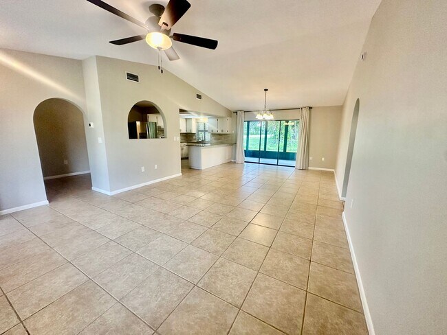 Building Photo - 3 Bedroom/ 2 Bath Fenced in Home for rent ...