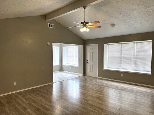 Building Photo - 9822 Rumbling Wood Ln