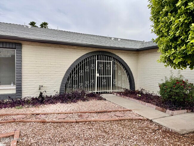 Building Photo - 5817 W Tierra Buena Ln