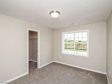 Foto del edificio - 9689 Turnpoint Dr