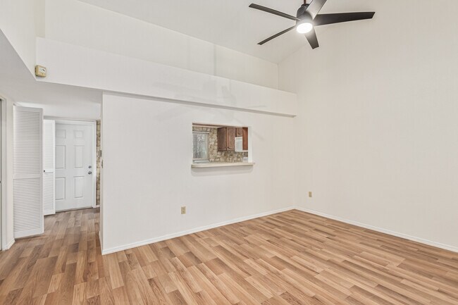 Building Photo - 1550 N Stapley Dr