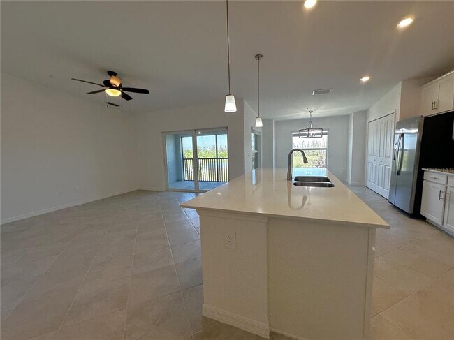 Foto del edificio - 14271 Heritage Landing Blvd