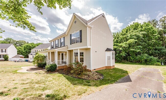 Foto del edificio - 811 Kiefer Field Ct