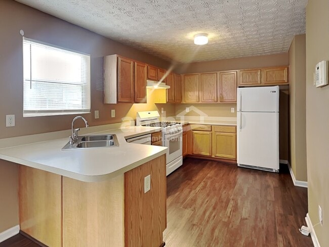 Building Photo - 6110 Flagstaf Walk