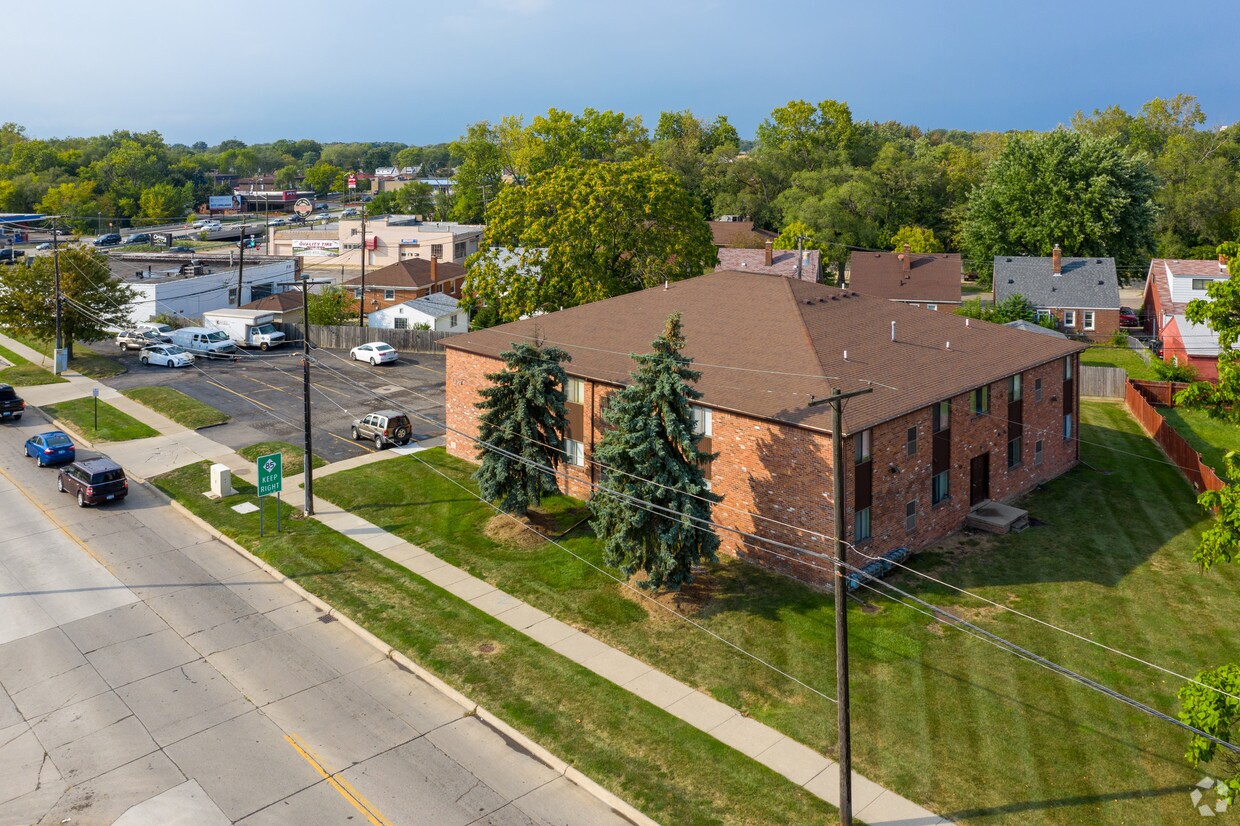 Building Photo - 1130 Goddard Rd
