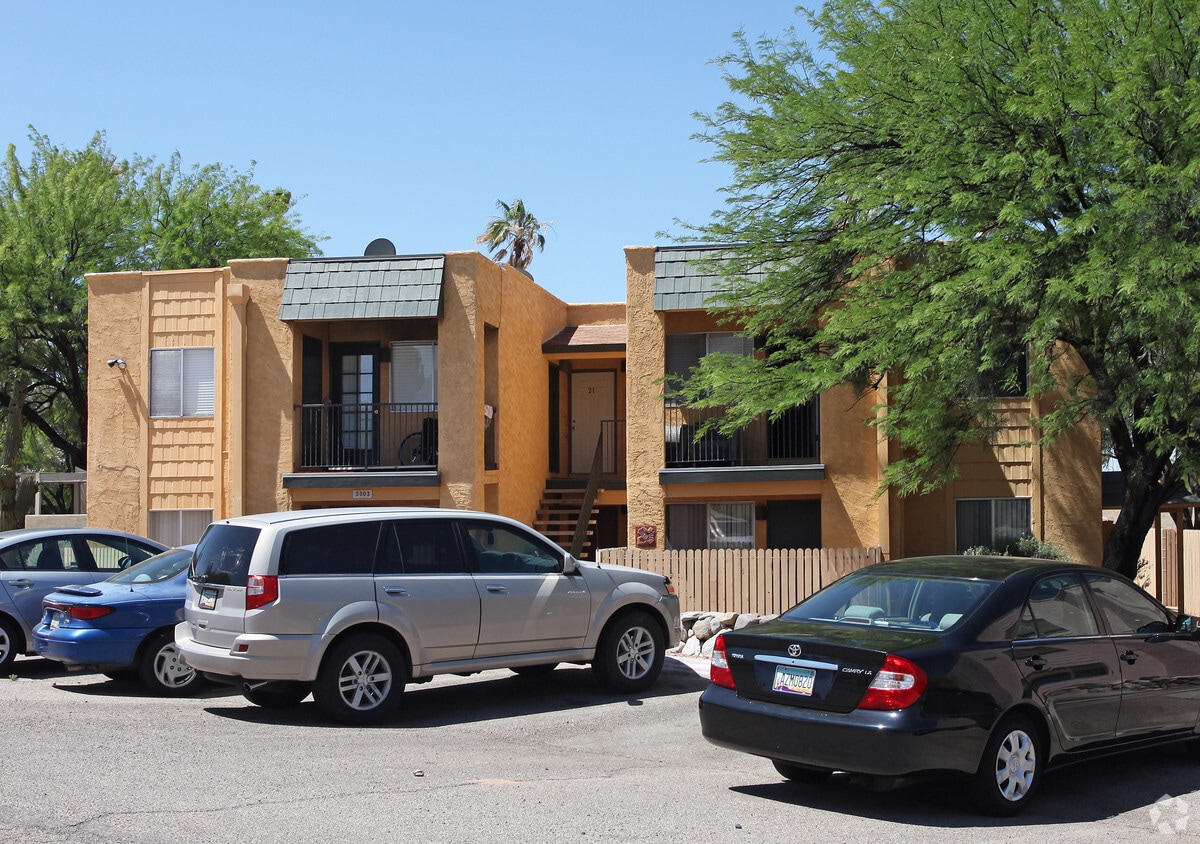 Primary Photo - Oasis In The Catalinas