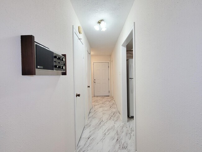 Foto del edificio - 1815 Country Village Blvd